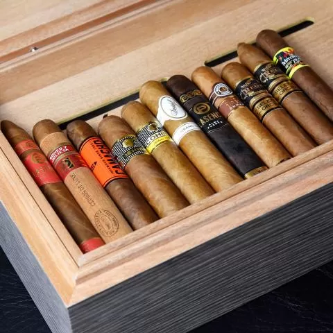 SHOP HUMIDORS
