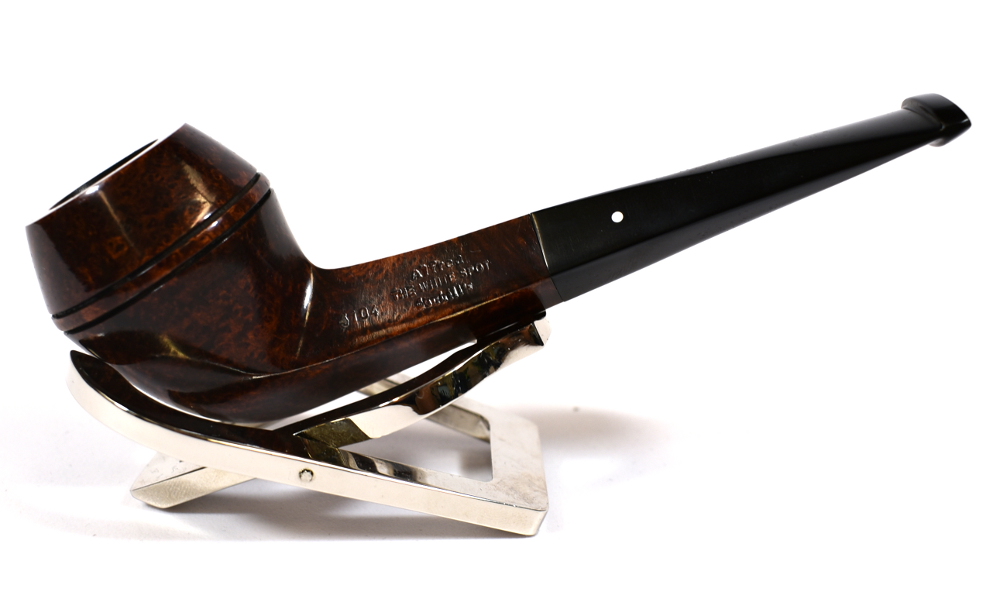 Alfred Dunhill - The White Spot Amber Root 4104 Group 4 Bulldog Straight Fishtail Pipe (DUN224)