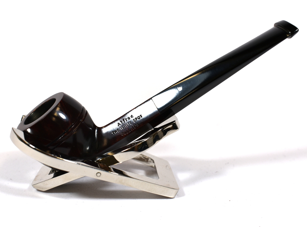 Alfred Dunhill - The White Spot Bruyere 2104 Group 2 Bulldog Fishtail Pipe (DUN325)