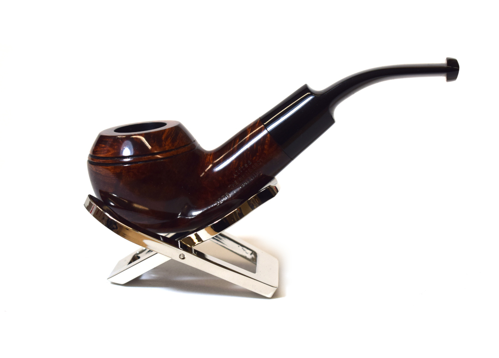 Alfred Dunhill - The White Spot Amber Root 3208 Group 3 Bent Rhodesian Fishtail Pipe (DUN380)