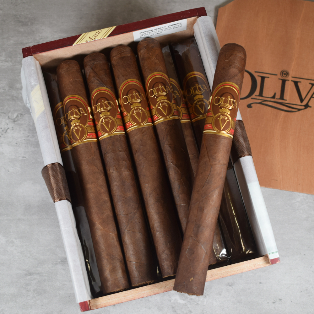 Oliva Serie V Churchill Extra Cigar - Cabinet of 24