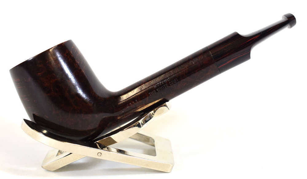 Alfred Dunhill - The White Spot Chestnut 4111 Group 4 Lovat Pipe (DUN160)