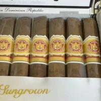 Arturo Fuente Magnum R Rosado No. 44 Cigar - Box of 44