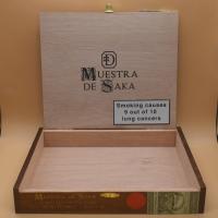 Empty Dunbarton Tobacco & Trust Muestra de Saka The Bewitched Box