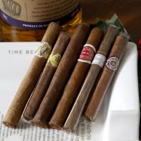 Christmas Small Smokes Gift Box Sampler - 6 Cigars