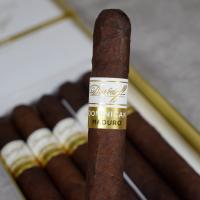 Davidoff Primeros Dominican Maduro Cigar - 1 Single