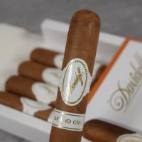 Davidoff Grand Cru No. 3 Cigar - Pack of 5 (End of Line)
