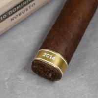 Davidoff Dominicana Robusto Cigar - Box of 10 (End of Line)