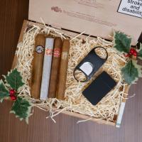 Havana Holidays Christmas Gift Box Sampler - 4 Cigars and Accessories
