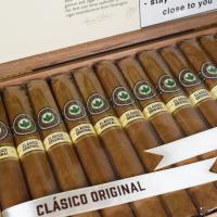 Joya de Nicaragua Clasico Toro Cigar - Box of 25