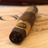 Oliva Serie V 135 Aniversario Edicion Real Cigar - 1 Single (Discontinued)