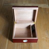 Sikarlan Cherry Finish Humidor with Front Dial - 30 Cigar Capacity