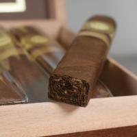 Perla Del Mar Robusto Cigar - 1 Single