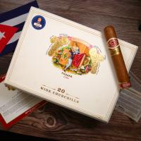 Romeo y Julieta Wide Churchill 2020 Travel Humidor Cigar - Box of 20