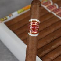 Romeo y Julieta Petit Julietas Cigar - 1 Single