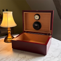 Savinelli Burgundy Laquered Humidor - 30 Cigar Capacity (End of Line)