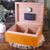 Sikarlan Burl Wood Veneer Humidor - 40 Cigar Capacity