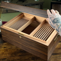 SLIGHT SECONDS Adorini Vittoria Wenge Deluxe Humidor with Cigar Heaven - 520 Cigar Capacity (AD047)
