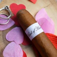 Wedding Cigar Band - MAID OF HONOUR - Gold & White Design