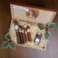 Winter Warmers Christmas Gift Box Sampler - 5 Cigars and Cutter