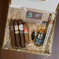 Sip Smoke and Scent Gift Box Sampler - 4 Cigars 3 Accessory & 1 Miniature