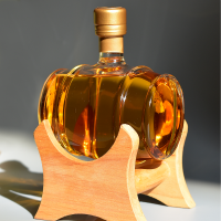 Small Barrel of Highland Malt with Oak Stand Whisky Decanter (Stylish Whisky) - 40% 200ml  