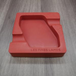 Les Fines Lames - Dyad Concrete Cigar Ashtray - Red