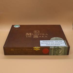 Empty Dunbarton Tobacco & Trust Muestra de Saka The Bewitched Box