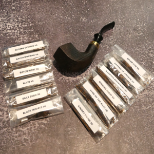 Cornell & Diehl Full Smoke Vigour Brog Pipe Tobacco Sampler - Pipe & 12 x 5g