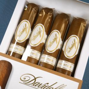Davidoff Signature 6000 Robusto Cigar - Pack of 4
