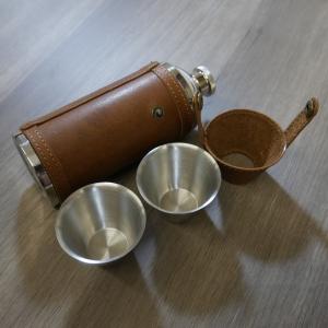 Artamis 8oz Brown Spanish Leather Hunting Flask & Cups Gift Set