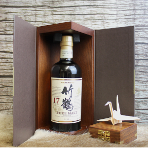 Nikka Taketsuru 17 Year Old Pure Japanese Whisky - 70cl 43%