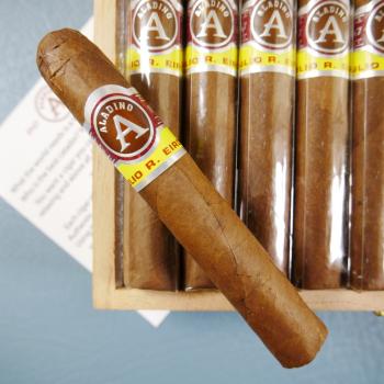 Aladino Corojo Petit Corona Cigar - 1 Single
