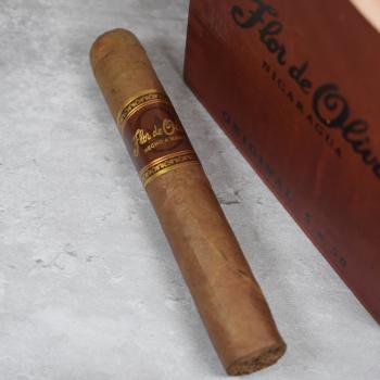 Flor De Oliva Robusto Cigar - 1 Single