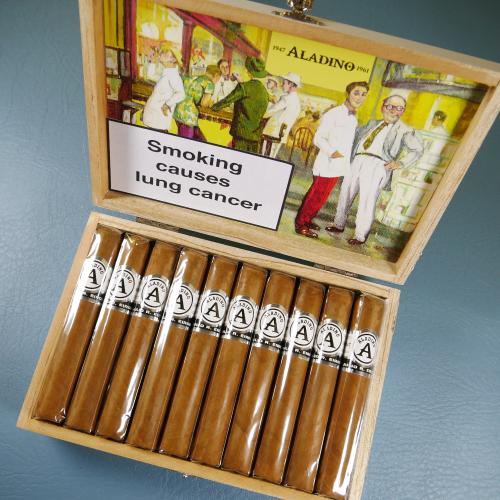 Aladino Connecticut Robusto Cigar - Box of 20