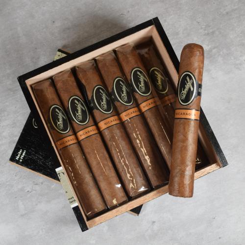 Davidoff Nicaraguan Experience Robusto Cello Cigar - Box of 12