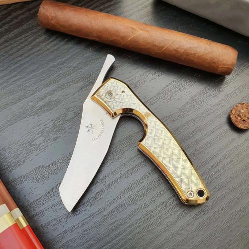SLIGHT SECONDS Les Fines Lames Le Petit - The Cigar Pocket Knife - 18K Gold Leaves