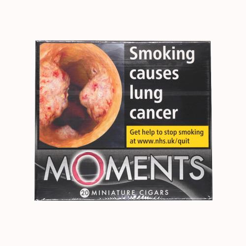 Moments Black Miniature - Pack of 20 (20 cigars)