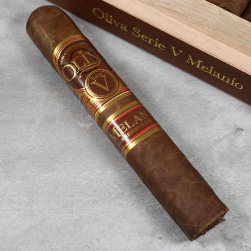 Oliva Serie V Melanio Gran Reserva No. 4 Petit Corona Cigar - 1 Single