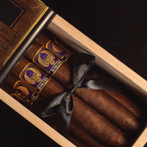 Foundation Highclere Castle Senetjer Limited Edition Cigar - Box of 12