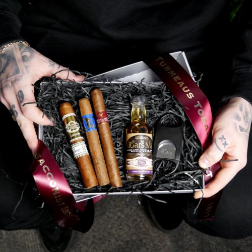 The Fathers Day Collection Gift Sampler - 3 Cigars, Cutter and 5cl Miniature